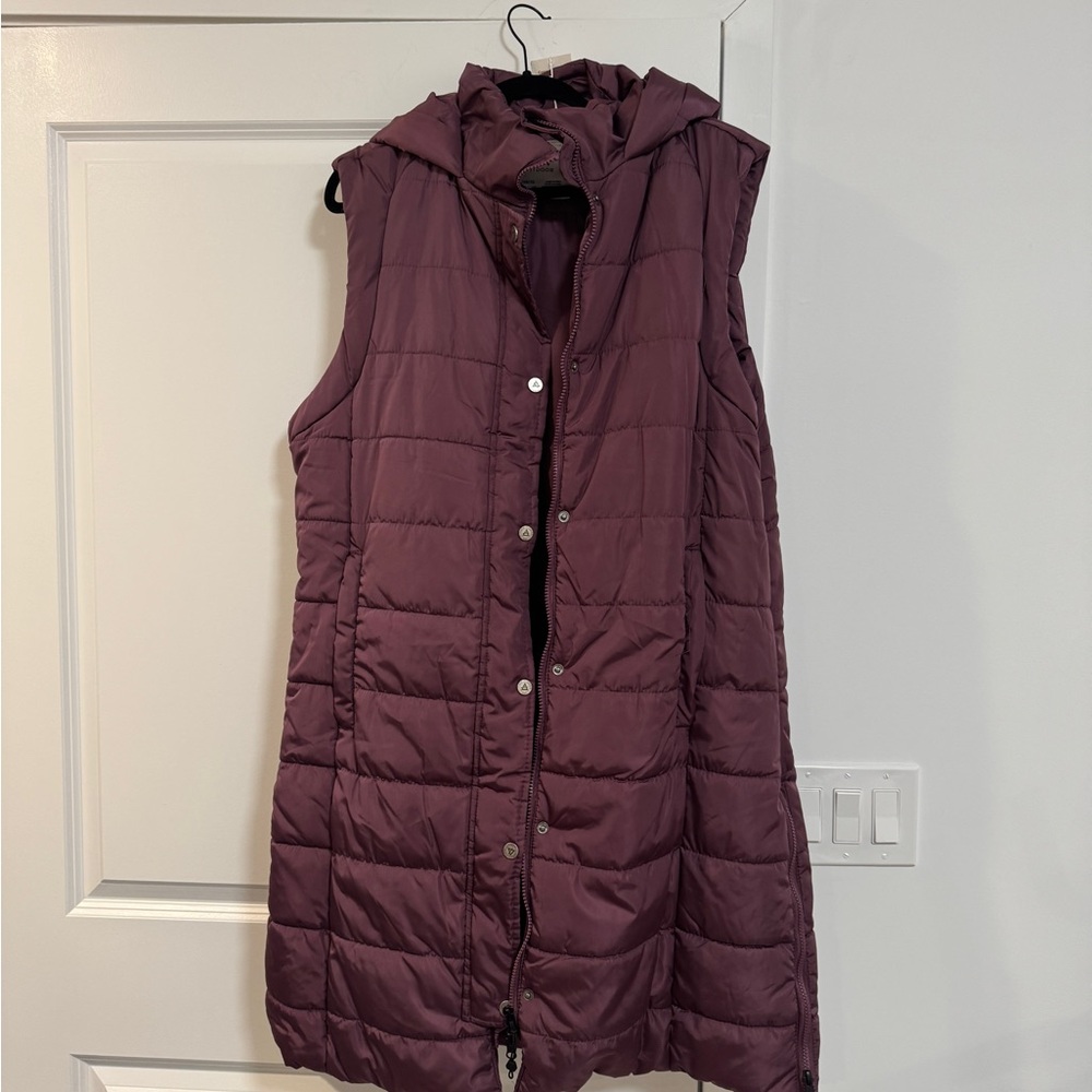 Women's Hooded Quilted Vest - Plum